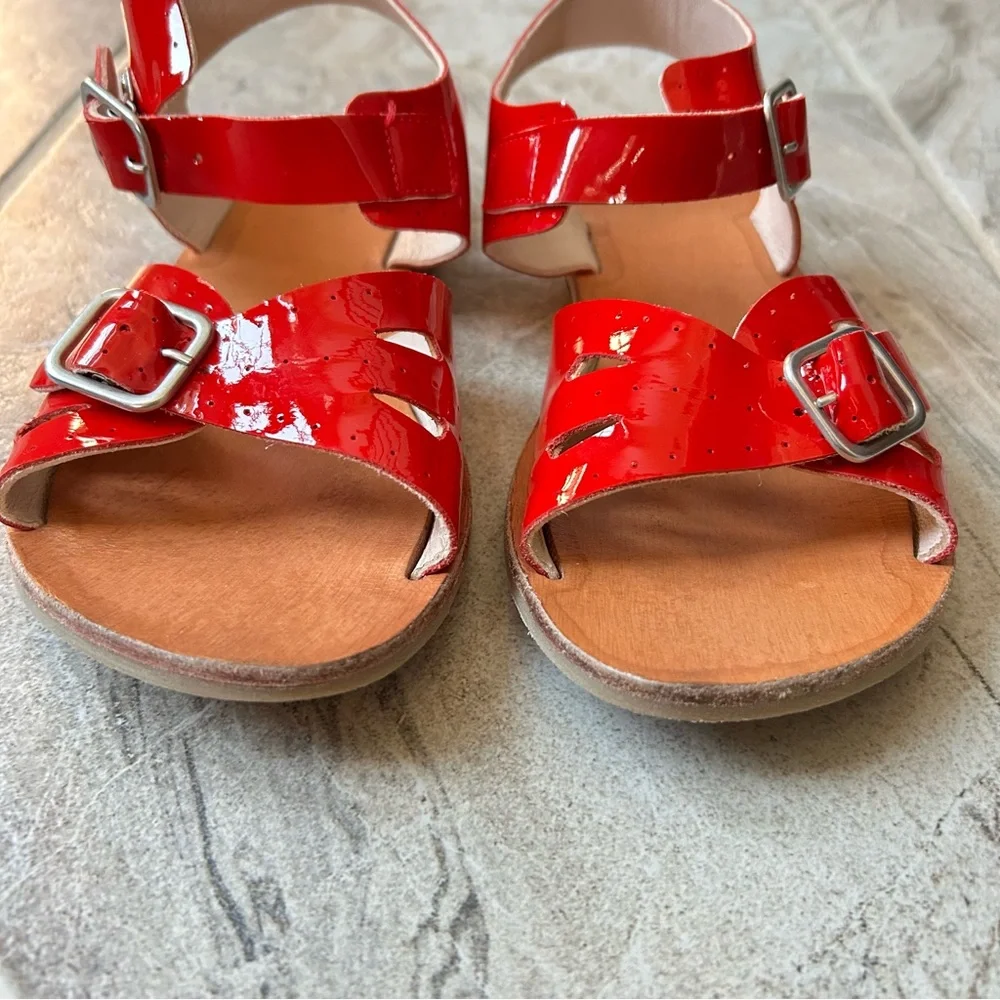 Manuela De Juan Red Patent leather Open Toe Buckle Sandals, Size 35 EU ( 3.5 US)